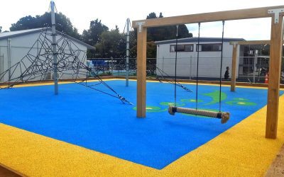 Der Spielplatz wurde mit Rosehill TPV erneuert.