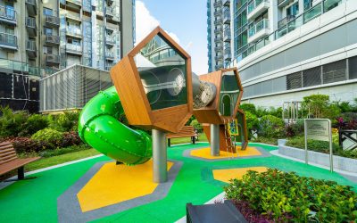 Parque infantil encantador no telhado de Hong Kong