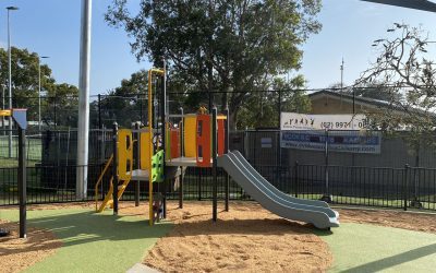 Amélioration récente de l'aire de jeux du parc Griffith, à Sydney